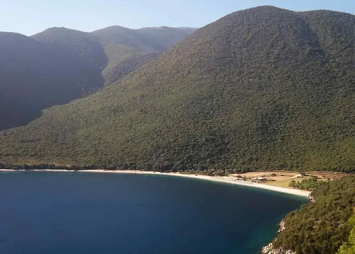 Kroussos Kefalonia * Argostoli (Kefalonia)