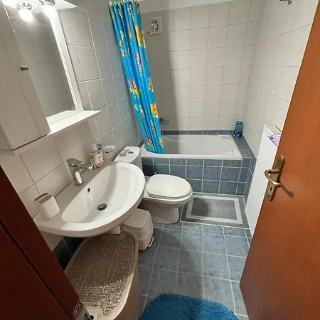 Kroussos Kefalonia Daire *